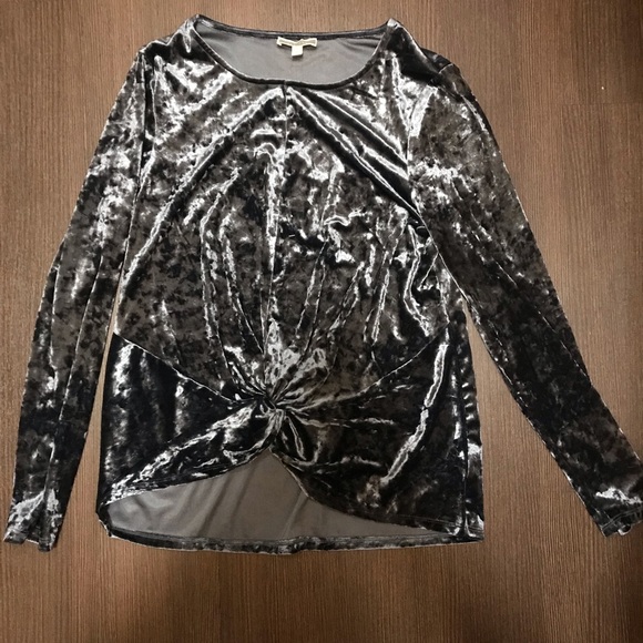 Midnight blue velvet top - Picture 2 of 2